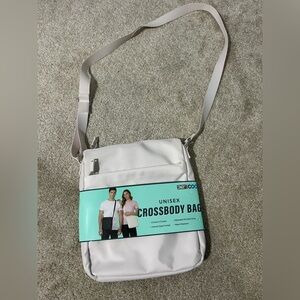 32 Degrees Cross Body bag